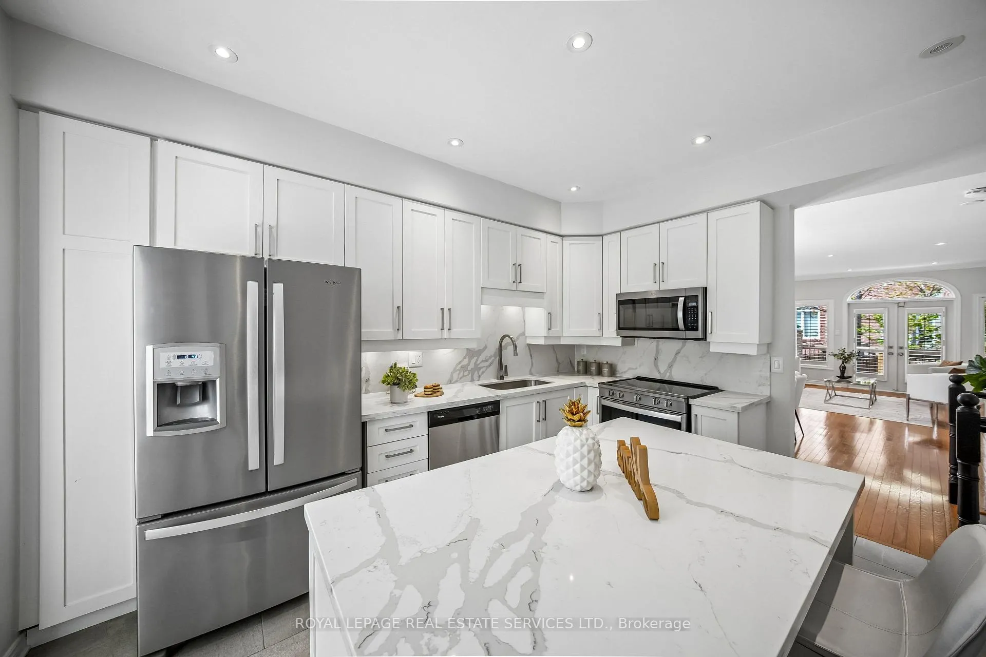 Photo 11 of 20 San Remo Terrace, Etobicoke, Mimico — HOMEH