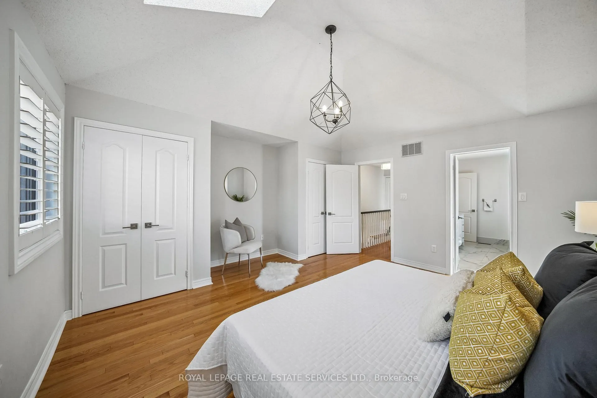 Photo 17 of 20 San Remo Terrace, Etobicoke, Mimico — HOMEH