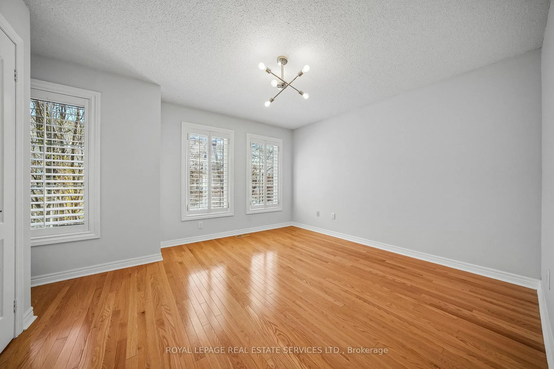 Photo 19 of 20 San Remo Terrace, Etobicoke, Mimico — HOMEH