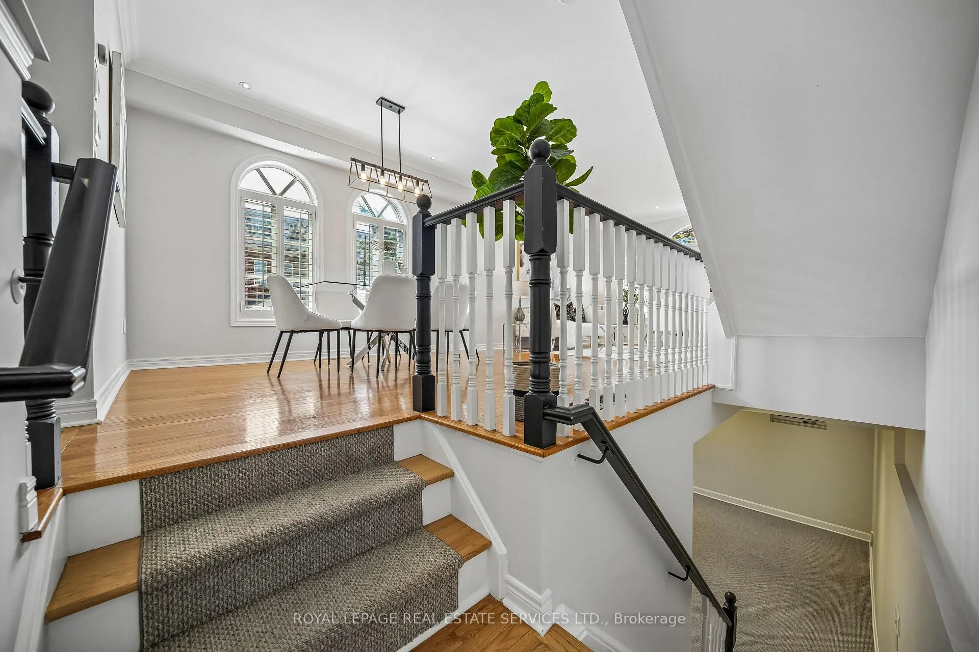 Photo 21 of 20 San Remo Terrace, Etobicoke, Mimico — HOMEH