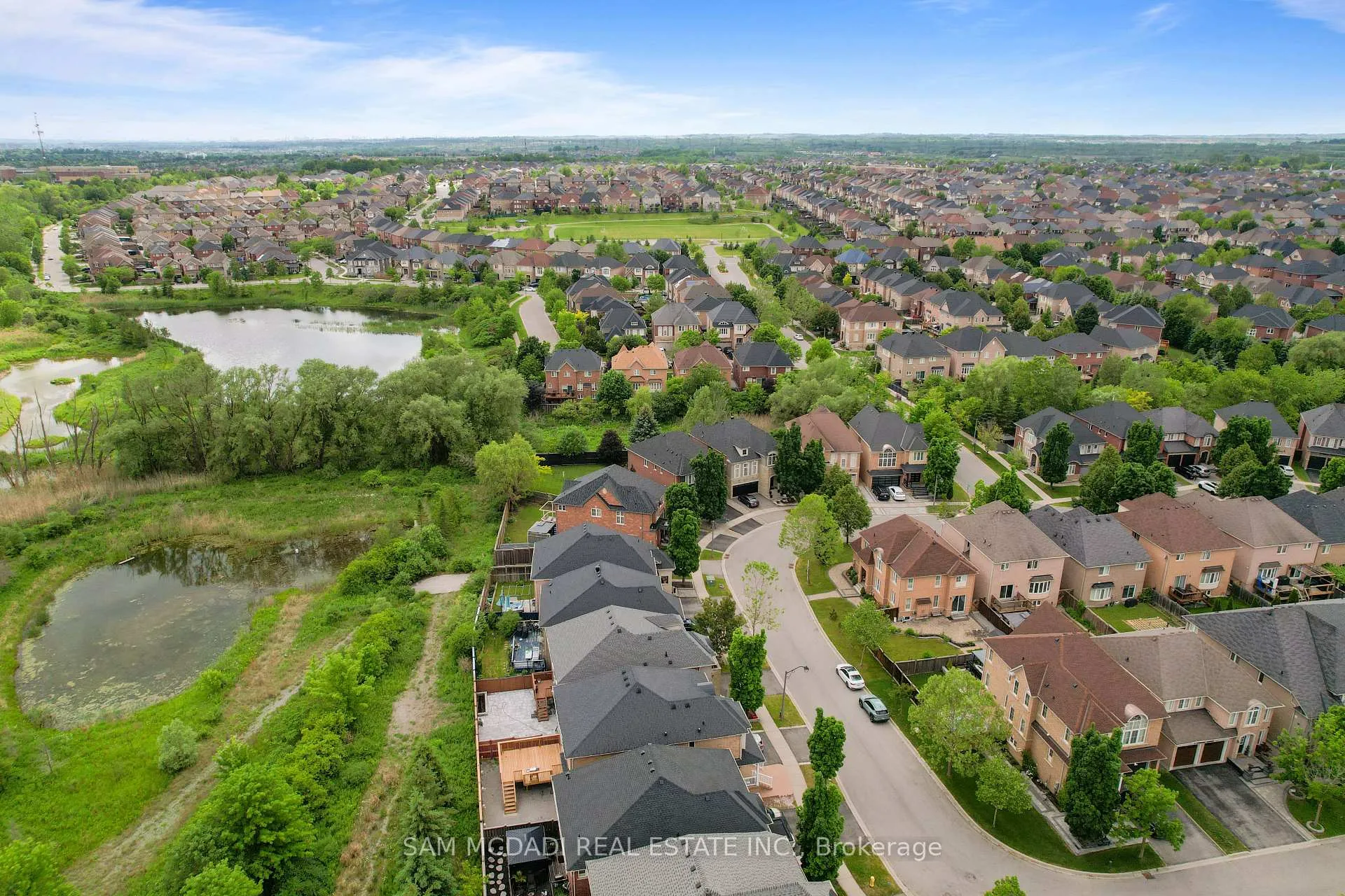 Photo 4 of 5 Whitbread Crescent, Ajax, Northeast Ajax — HOMEH