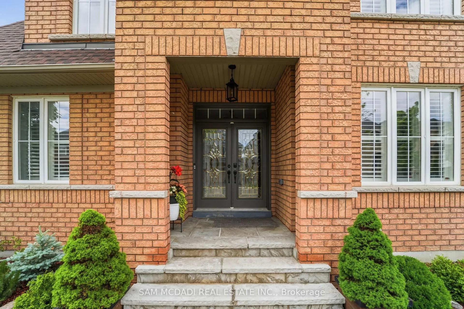 Photo 7 of 5 Whitbread Crescent, Ajax, Northeast Ajax — HOMEH