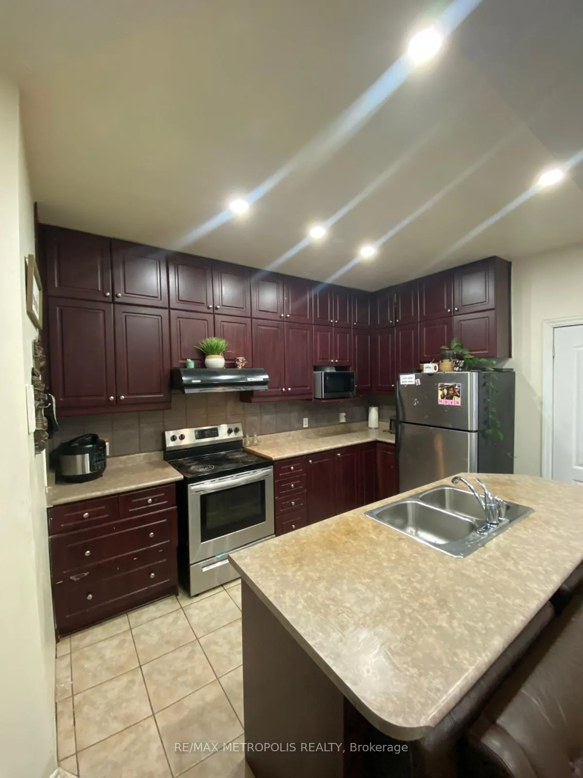 Photo 6 of Unit 205, 2352 Middlefield Road, Markham, Middlefield — HOMEH