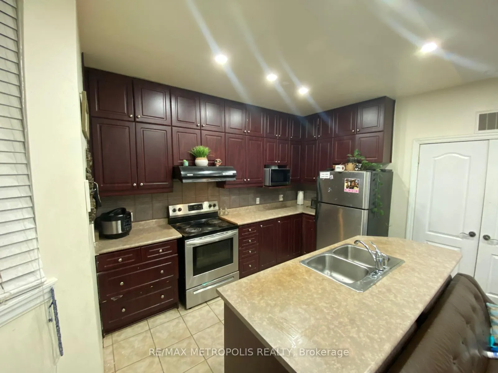 Photo 7 of Unit 205, 2352 Middlefield Road, Markham, Middlefield — HOMEH