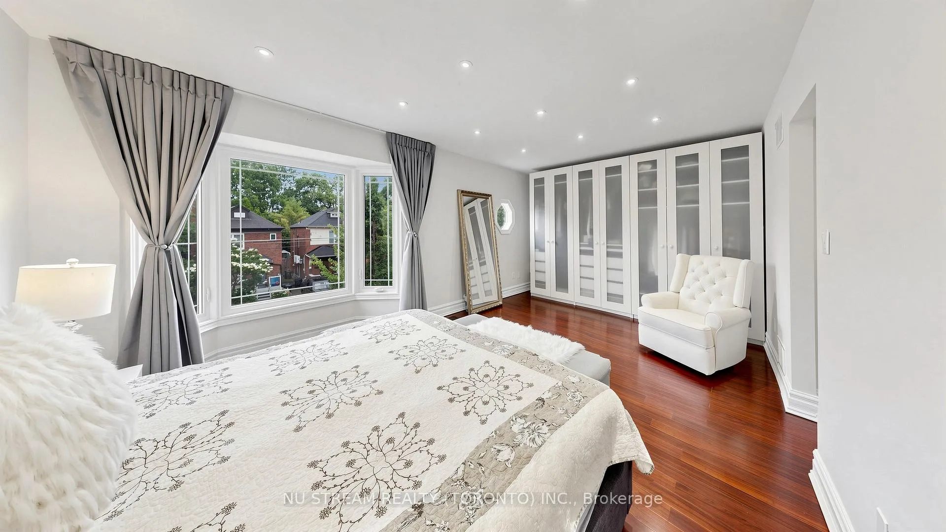 Photo 11 of 31 Bowood Avenue, Toronto, Lawrence Park North — HOMEH