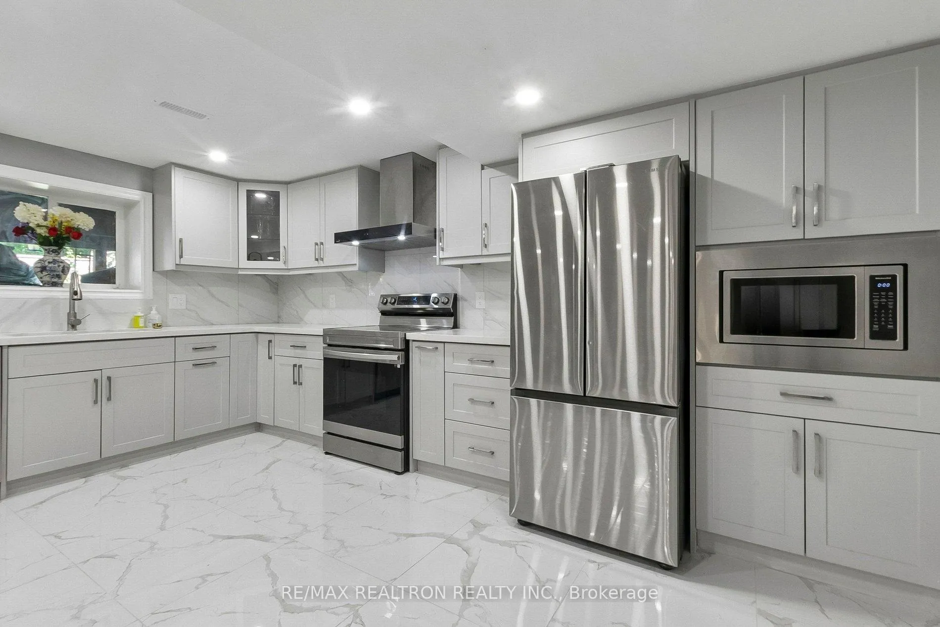 Photo 2 of Unit Basement, 152 Rouge Bank Drive, Markham, Legacy — HOMEH