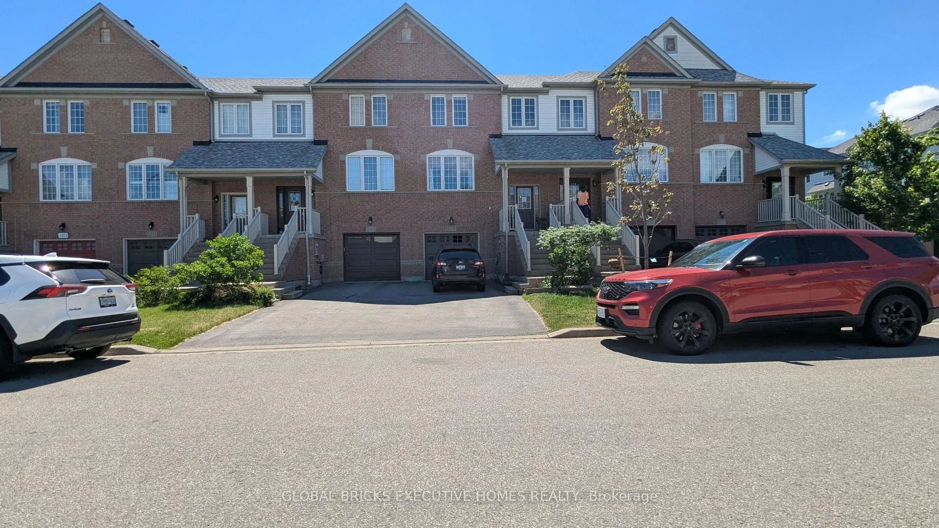 Photo 1 of 1218 Lamont Crescent, Milton, Clarke — HOMEH