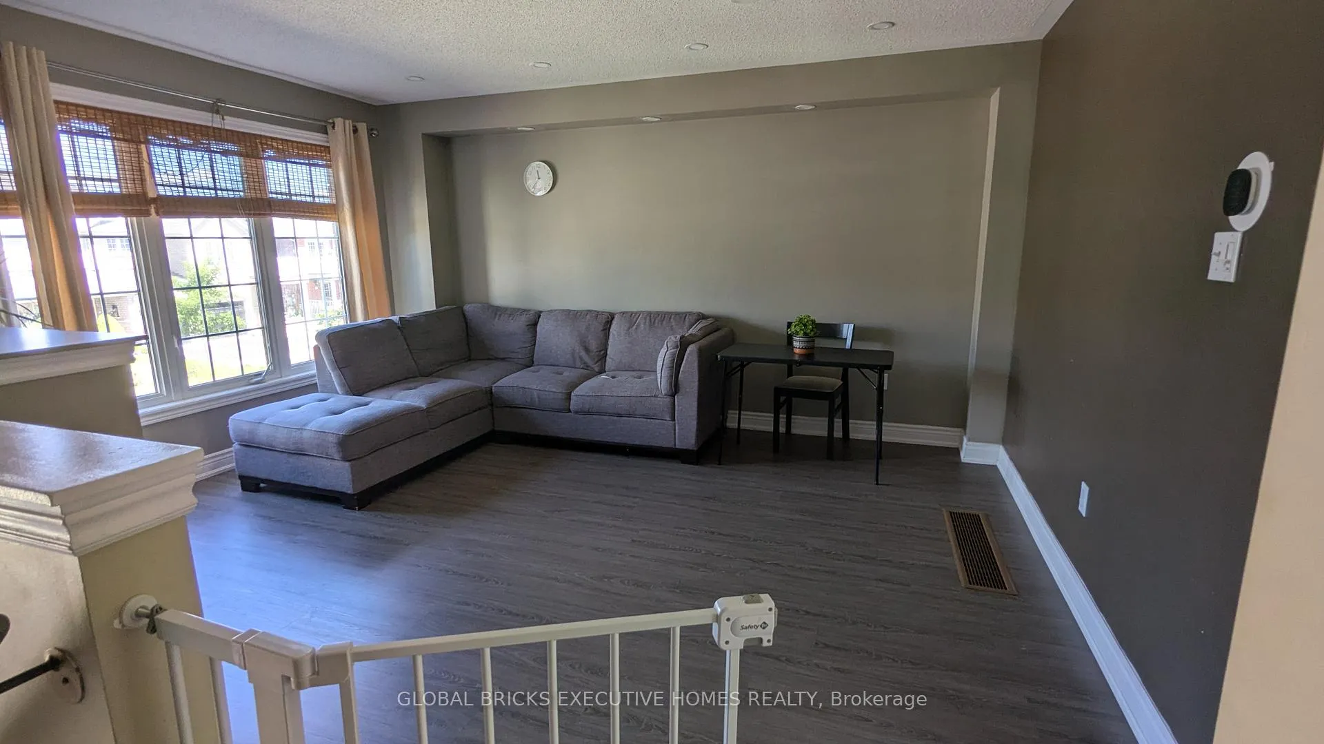 Photo 4 of 1218 Lamont Crescent, Milton, Clarke — HOMEH