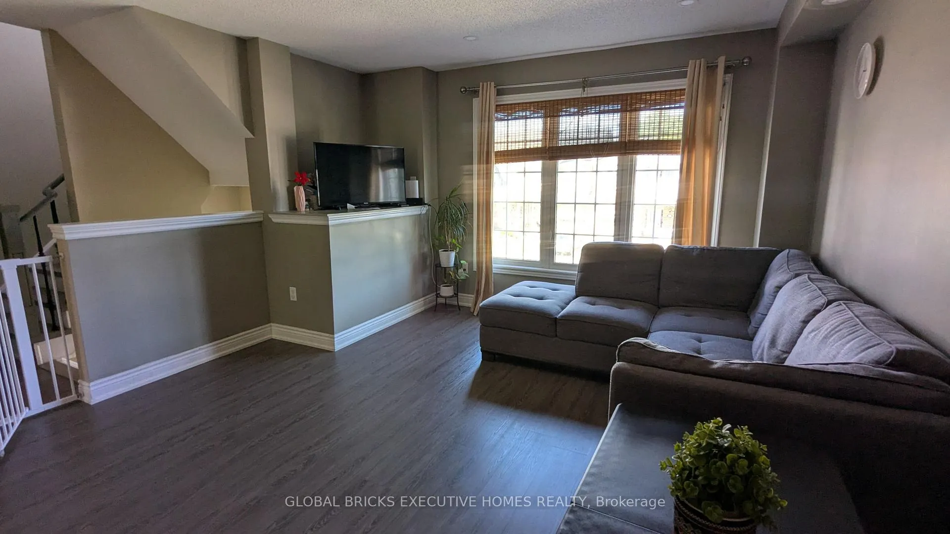 Photo 5 of 1218 Lamont Crescent, Milton, Clarke — HOMEH