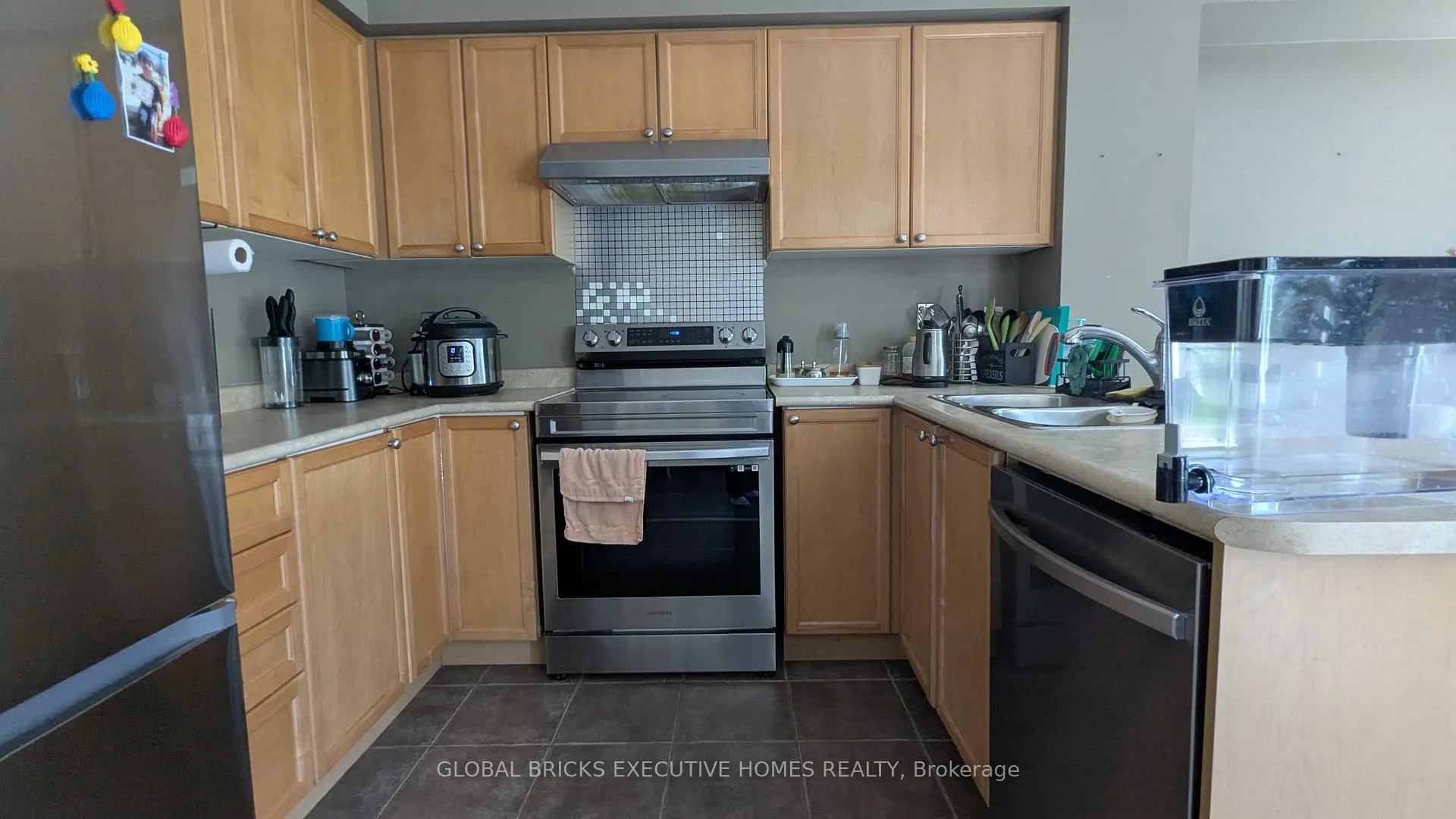 Photo 9 of 1218 Lamont Crescent, Milton, Clarke — HOMEH