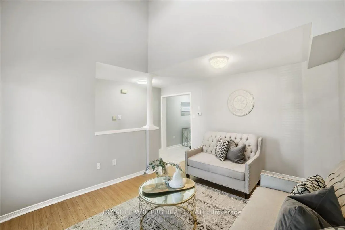 Photo 13 of 65 Giraffe Avenue, Brampton, Sandringham-Wellington — HOMEH