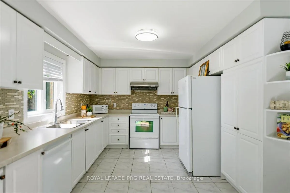 Photo 14 of 65 Giraffe Avenue, Brampton, Sandringham-Wellington — HOMEH