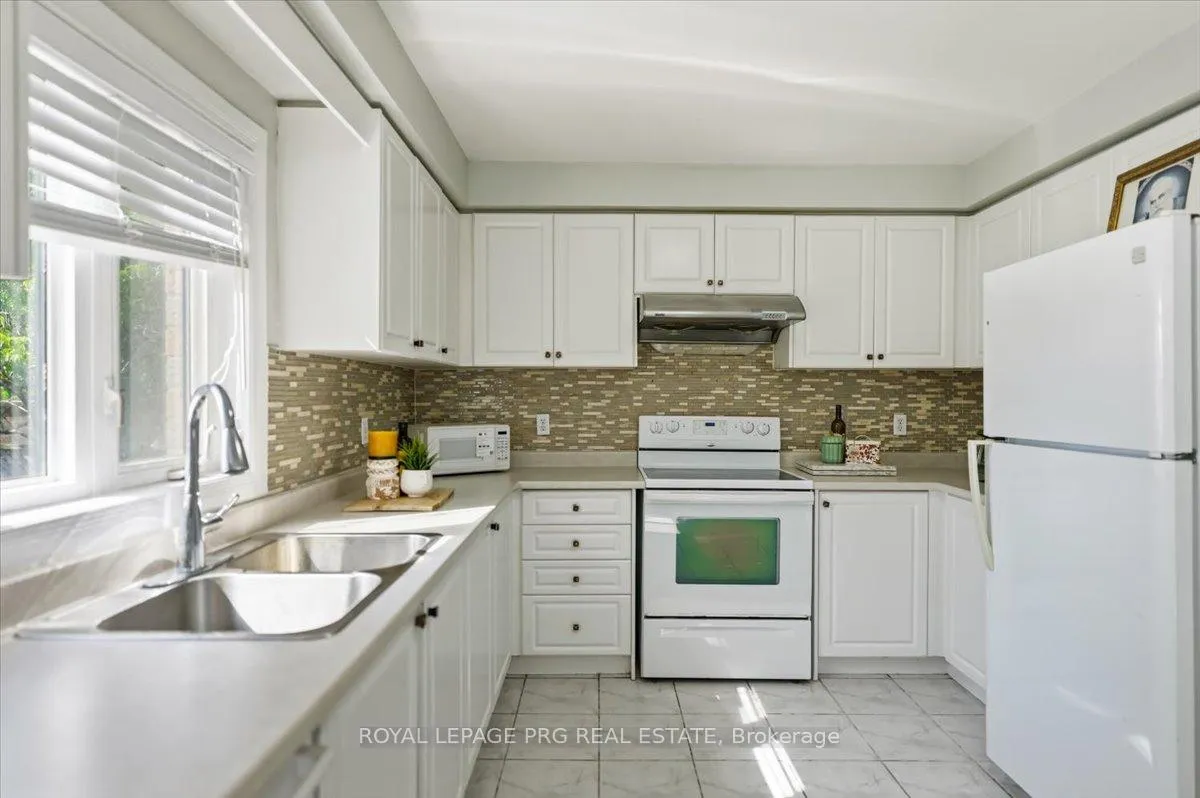 Photo 15 of 65 Giraffe Avenue, Brampton, Sandringham-Wellington — HOMEH