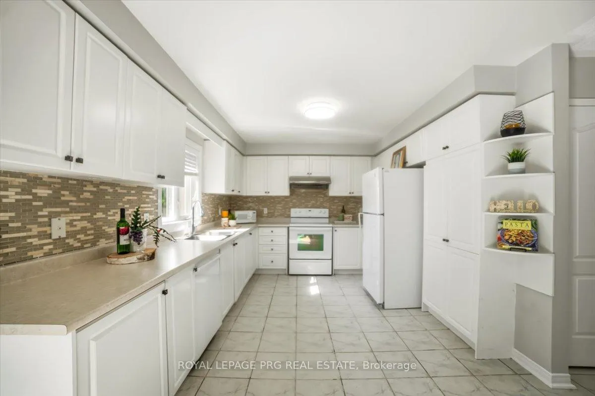 Photo 16 of 65 Giraffe Avenue, Brampton, Sandringham-Wellington — HOMEH