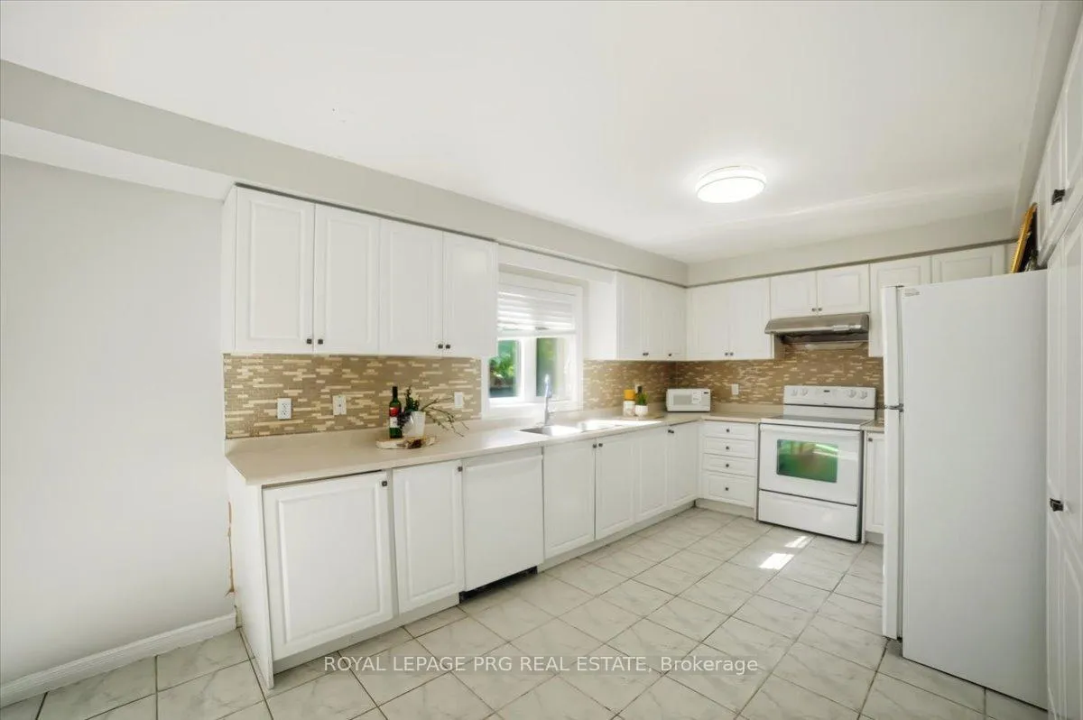 Photo 17 of 65 Giraffe Avenue, Brampton, Sandringham-Wellington — HOMEH