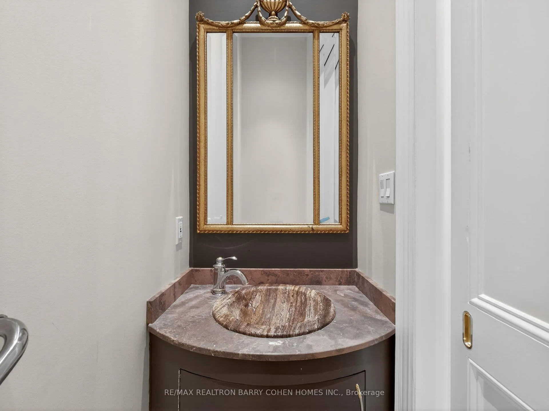 Photo 10 of 36 Esgore Drive, Toronto, Bedford Park-Nortown — HOMEH