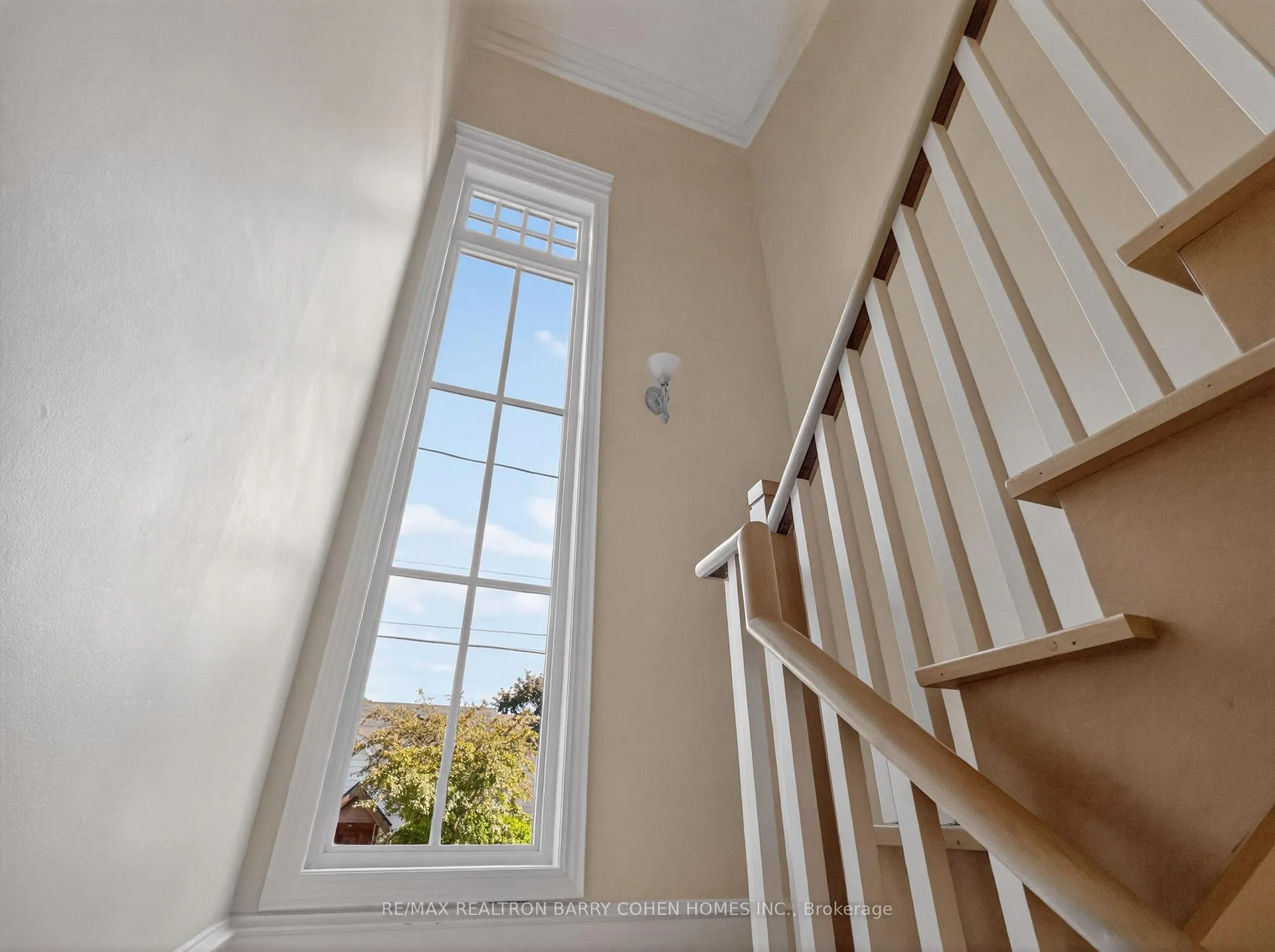 Photo 11 of 36 Esgore Drive, Toronto, Bedford Park-Nortown — HOMEH