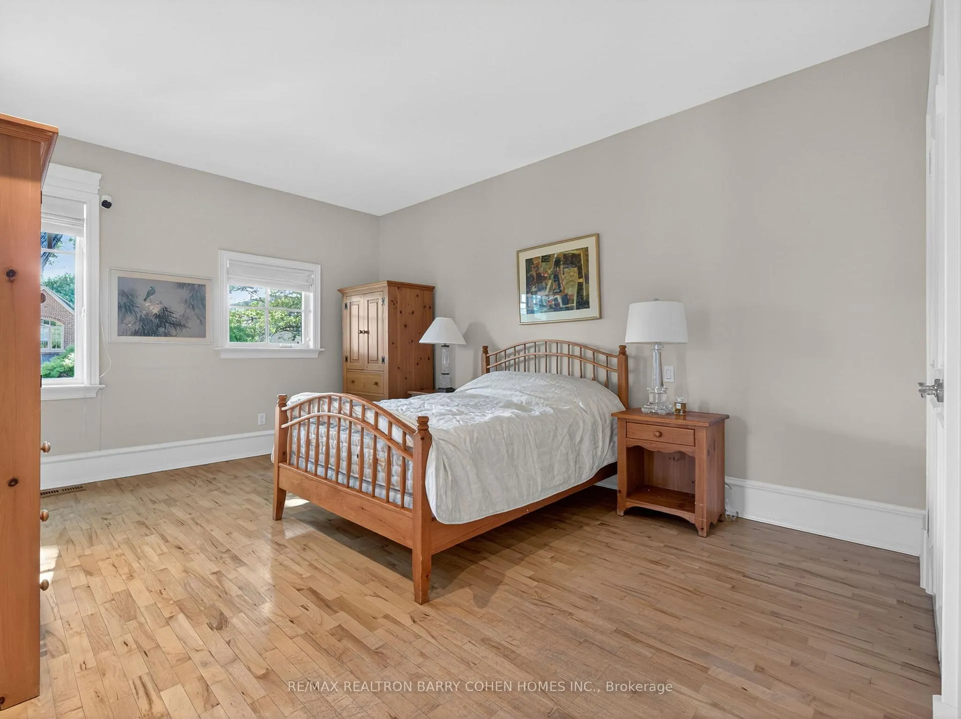 Photo 12 of 36 Esgore Drive, Toronto, Bedford Park-Nortown — HOMEH