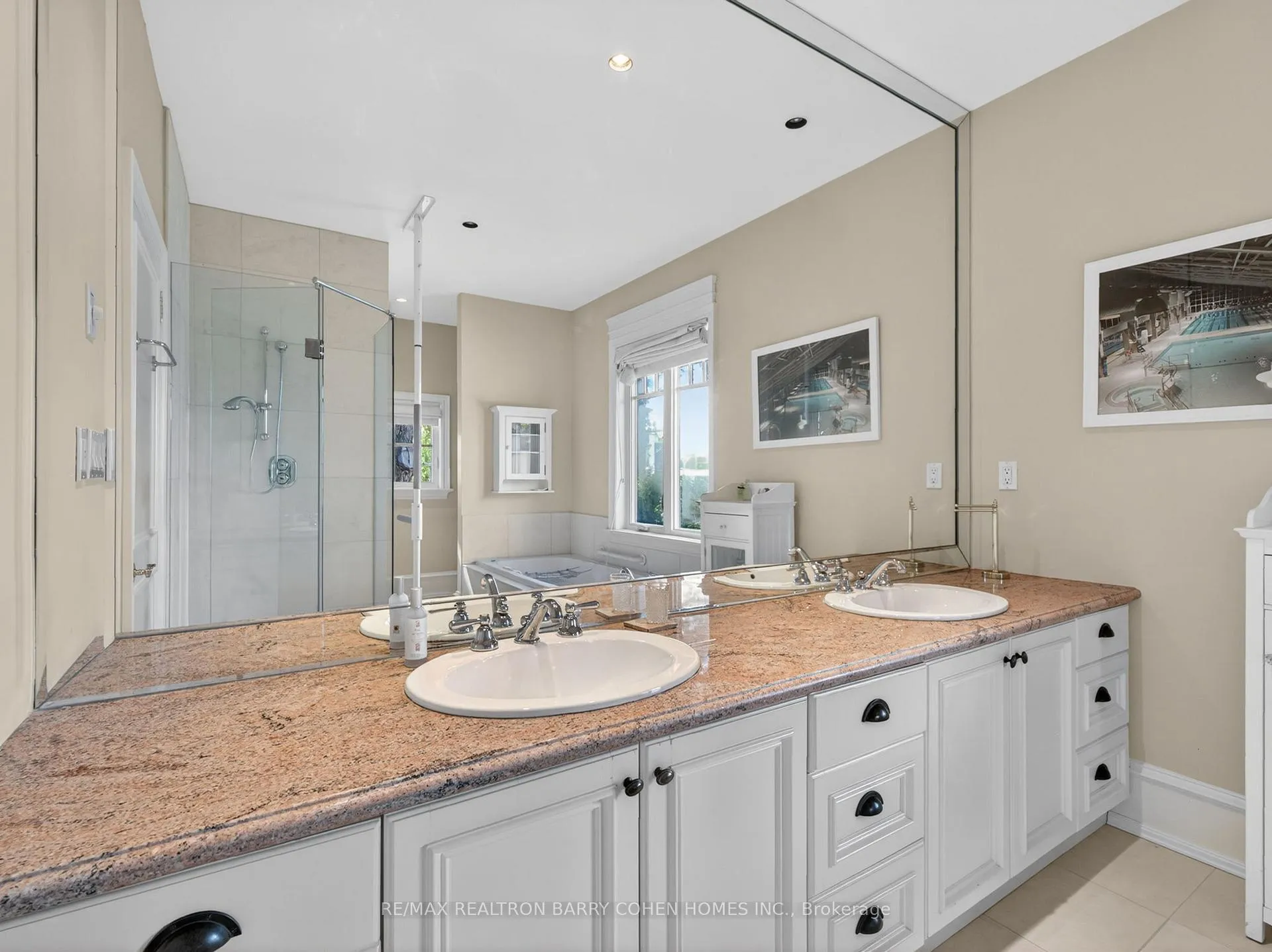 Photo 14 of 36 Esgore Drive, Toronto, Bedford Park-Nortown — HOMEH