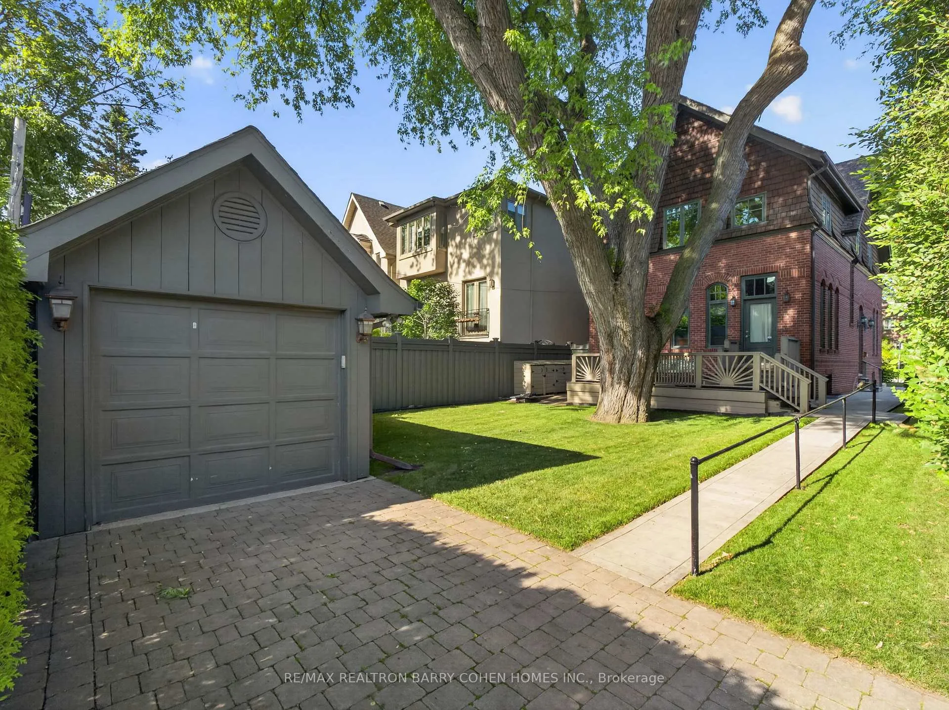 Photo 26 of 36 Esgore Drive, Toronto, Bedford Park-Nortown — HOMEH