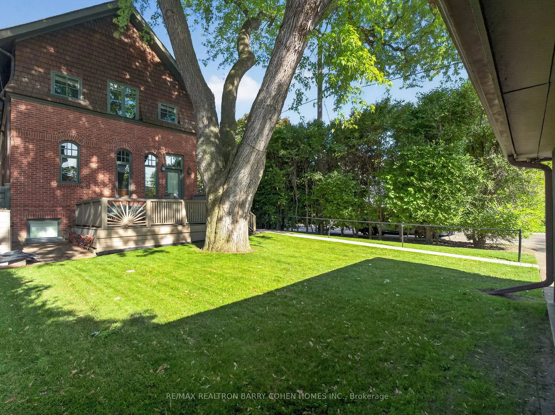 Photo 28 of 36 Esgore Drive, Toronto, Bedford Park-Nortown — HOMEH