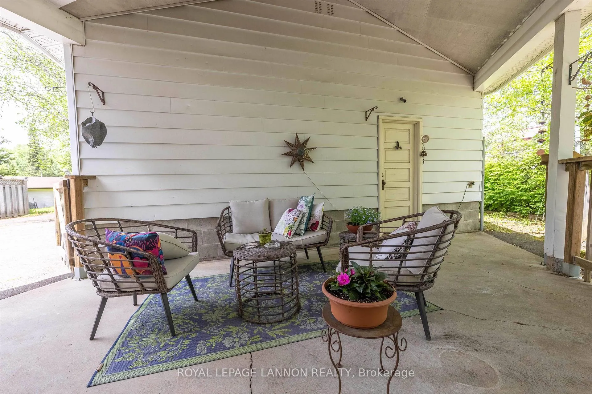 Photo 8 of 136 Sherwood Dr, Thunder Bay, John Street North — HOMEH