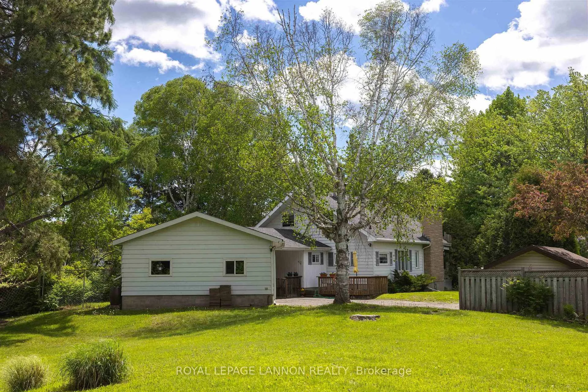 Photo 13 of 136 Sherwood Dr, Thunder Bay, John Street North — HOMEH