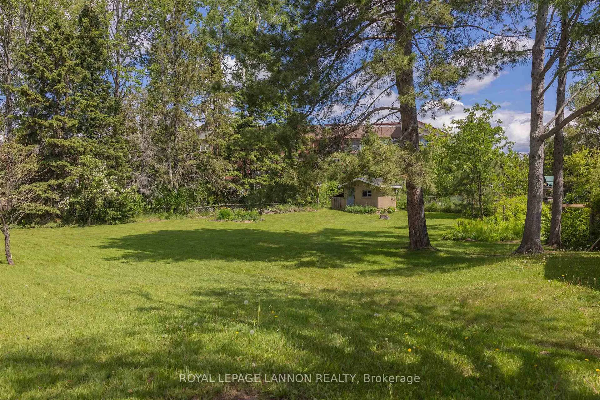 Photo 14 of 136 Sherwood Dr, Thunder Bay, John Street North — HOMEH