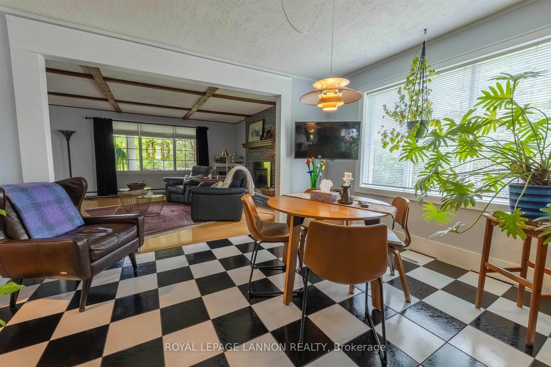 Photo 20 of 136 Sherwood Dr, Thunder Bay, John Street North — HOMEH