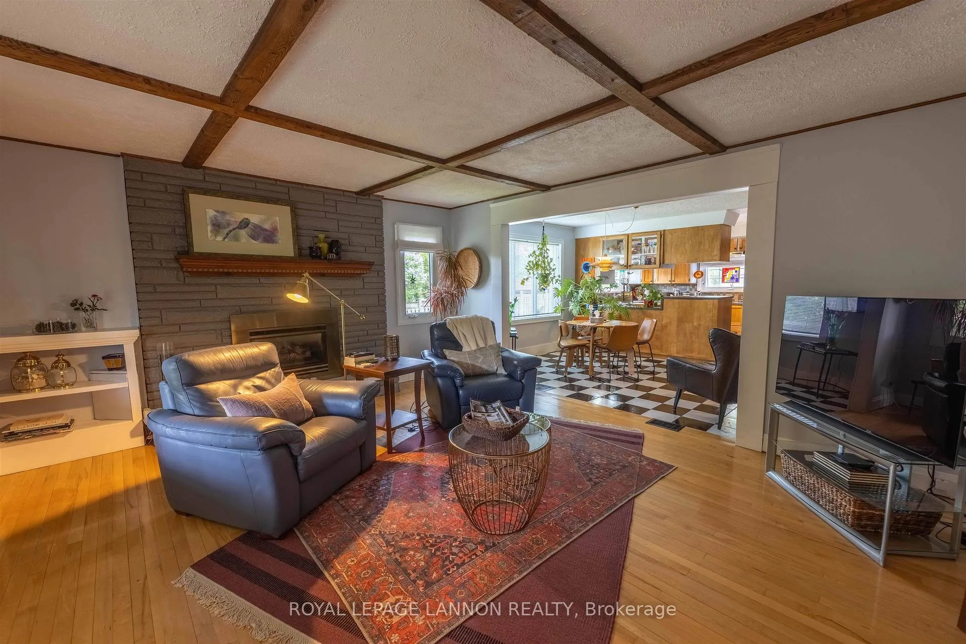 Photo 21 of 136 Sherwood Dr, Thunder Bay, John Street North — HOMEH