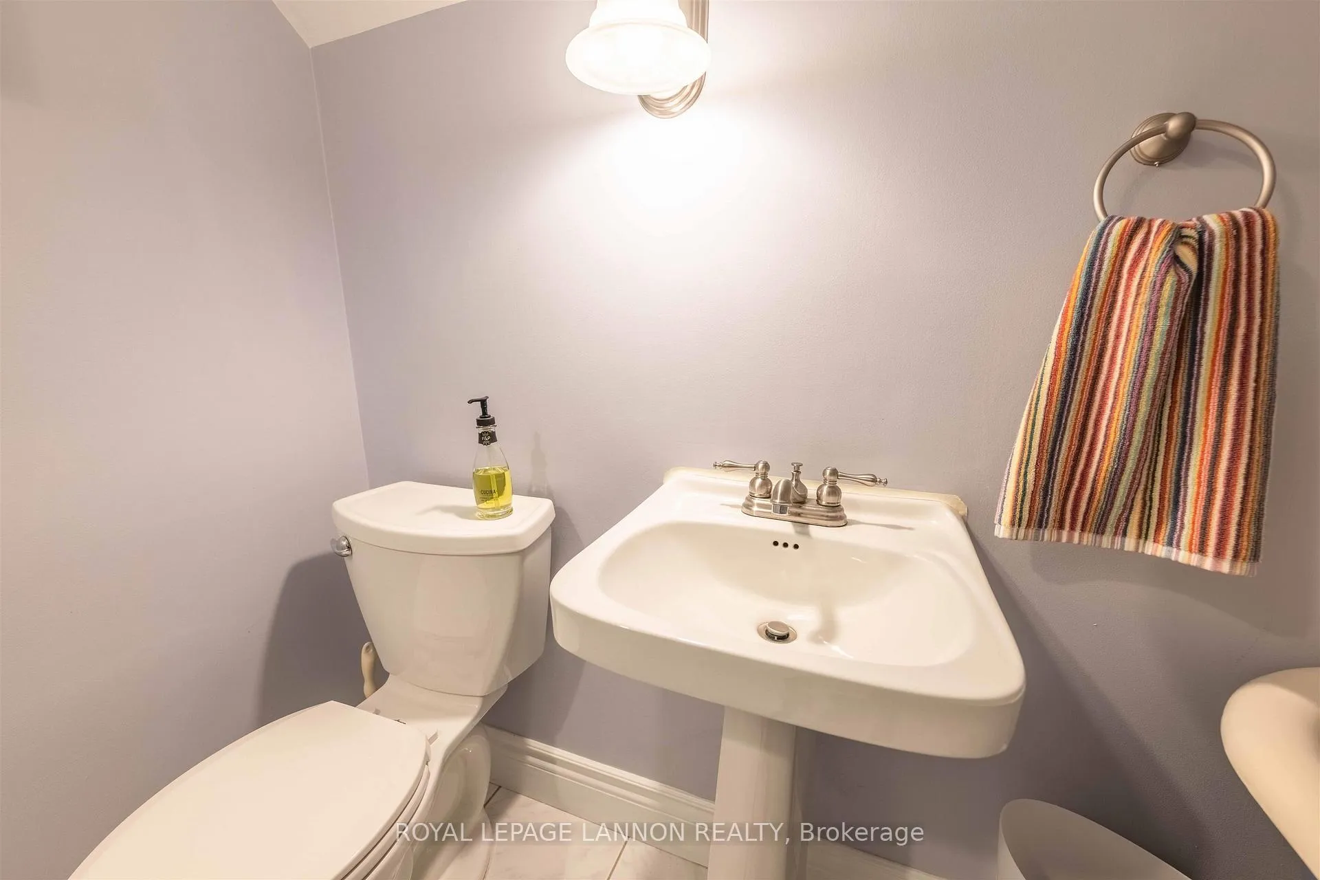 Photo 29 of 136 Sherwood Dr, Thunder Bay, John Street North — HOMEH