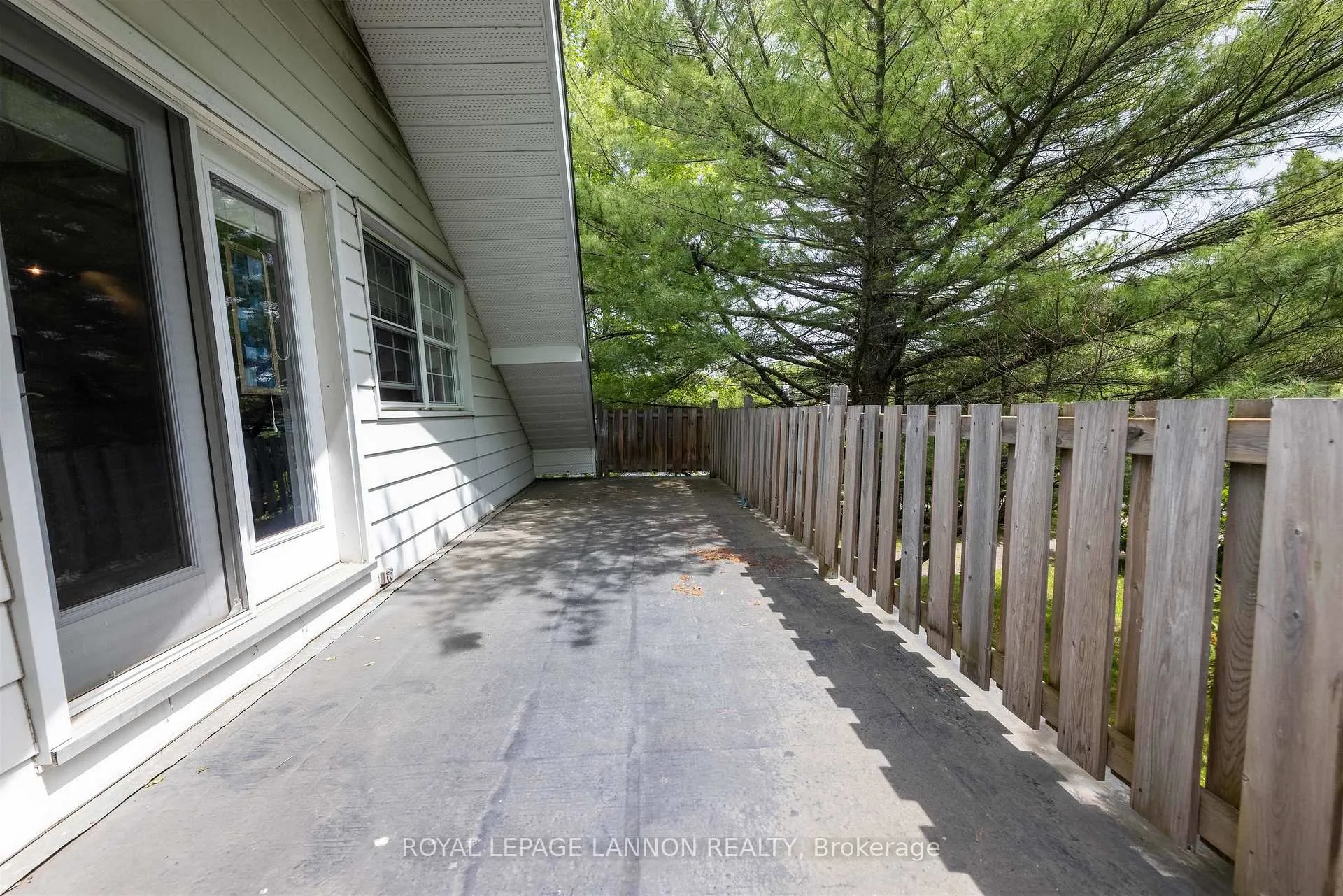 Photo 33 of 136 Sherwood Dr, Thunder Bay, John Street North — HOMEH