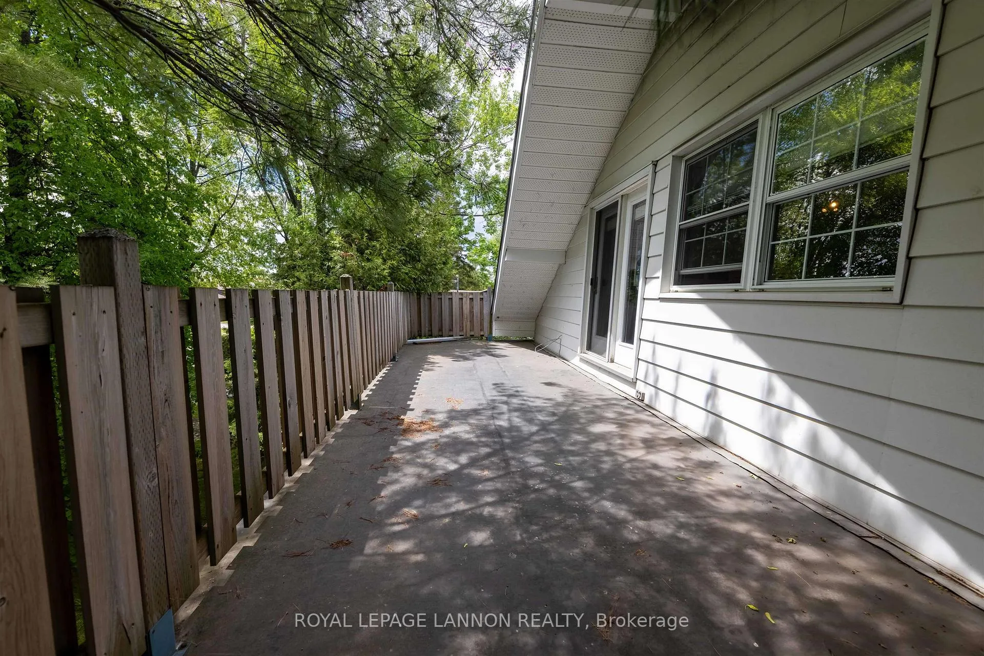 Photo 34 of 136 Sherwood Dr, Thunder Bay, John Street North — HOMEH