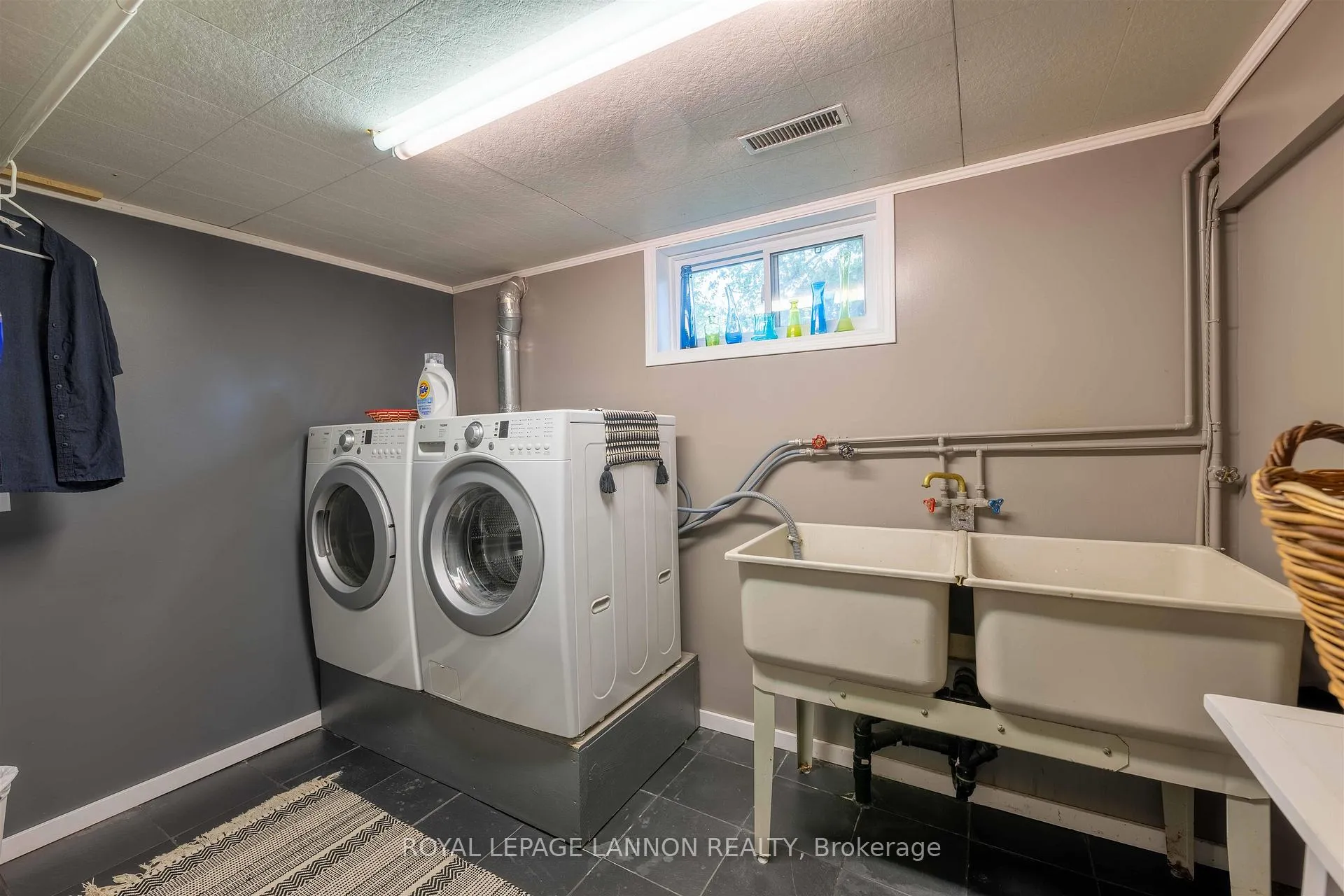 Photo 35 of 136 Sherwood Dr, Thunder Bay, John Street North — HOMEH