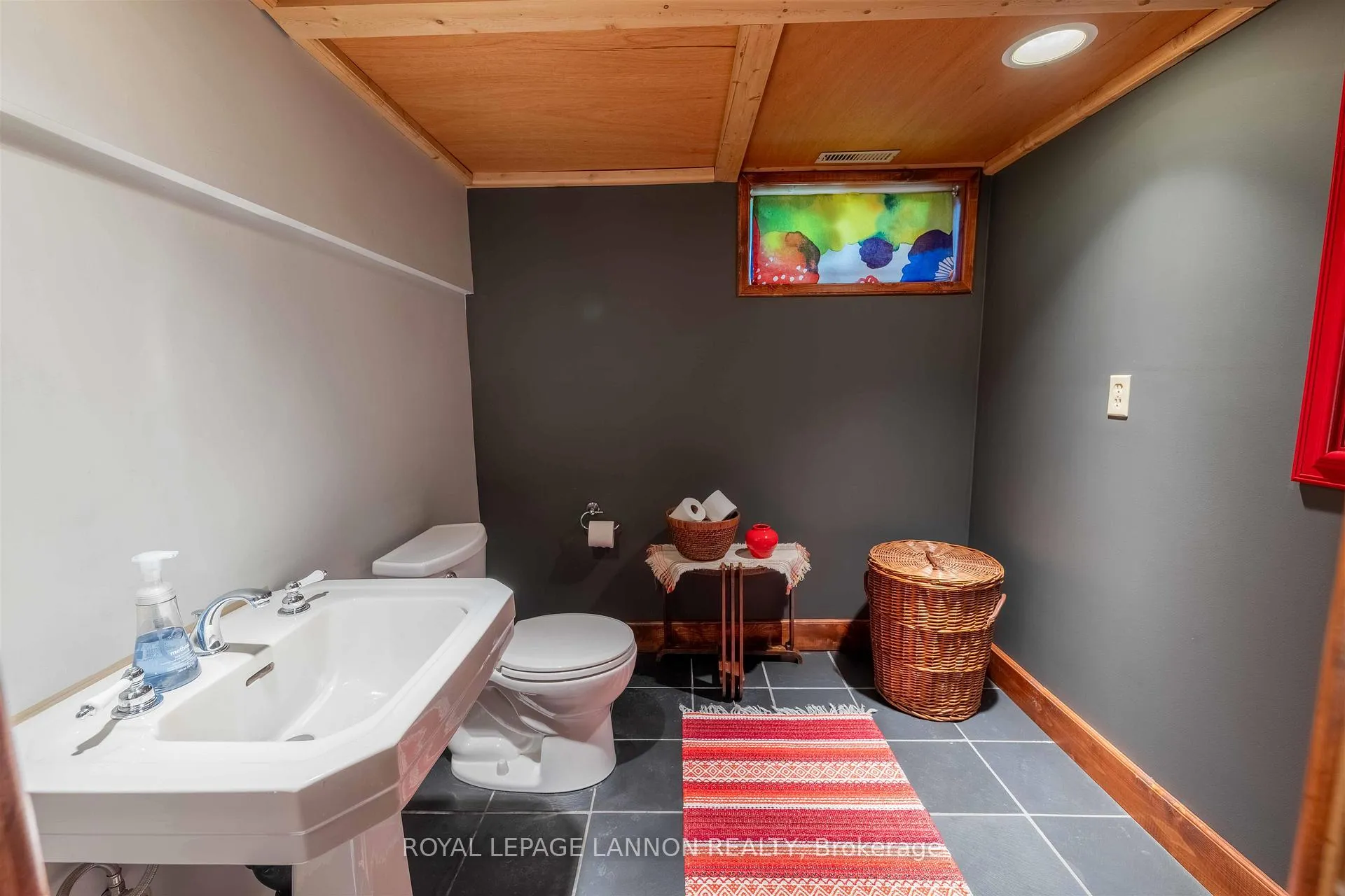 Photo 39 of 136 Sherwood Dr, Thunder Bay, John Street North — HOMEH