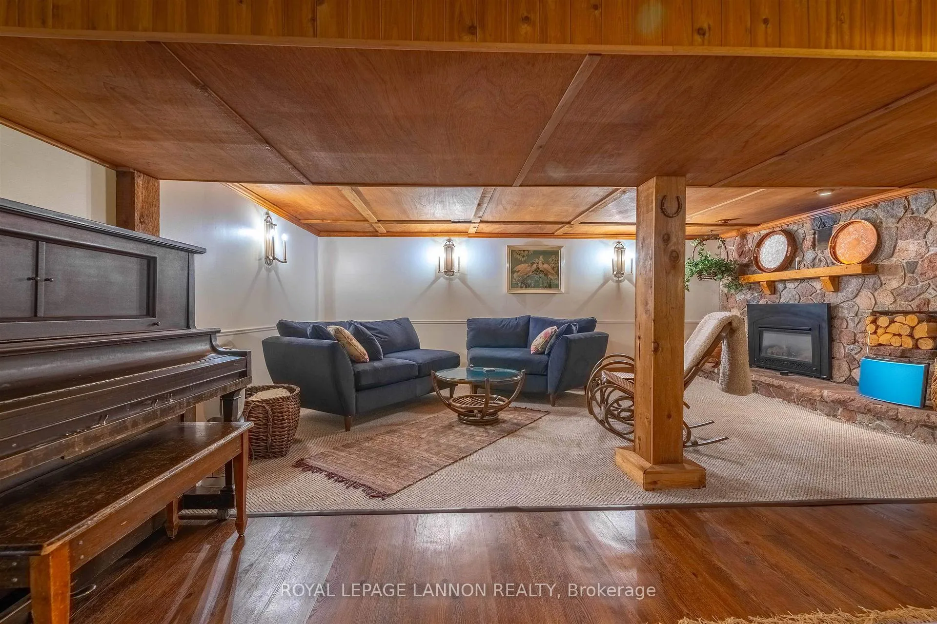 Photo 42 of 136 Sherwood Dr, Thunder Bay, John Street North — HOMEH