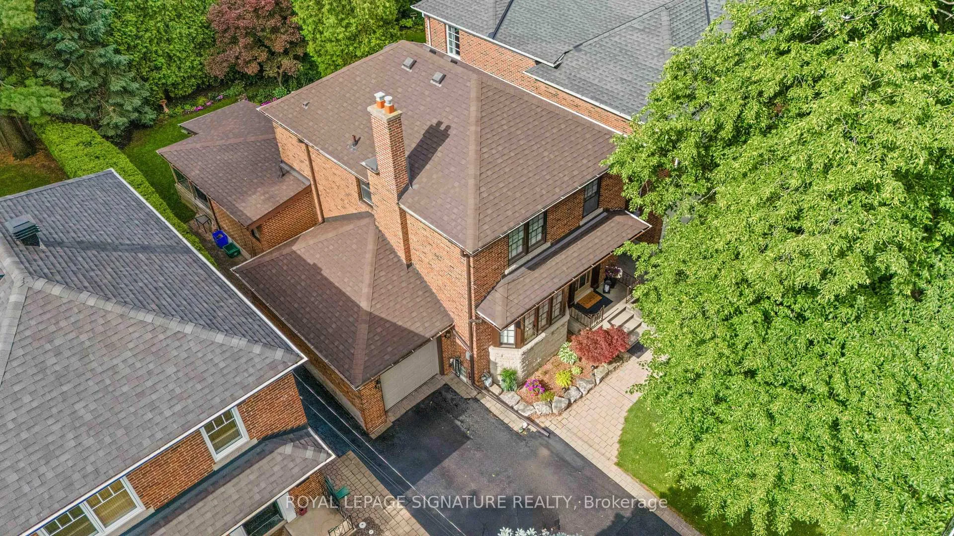 Photo 3 of 5 Armour Boulevard, Toronto, Bedford Park-Nortown — HOMEH