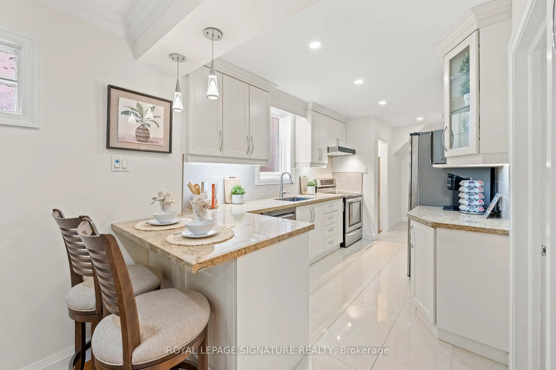 Photo 7 of 5 Armour Boulevard, Toronto, Bedford Park-Nortown — HOMEH