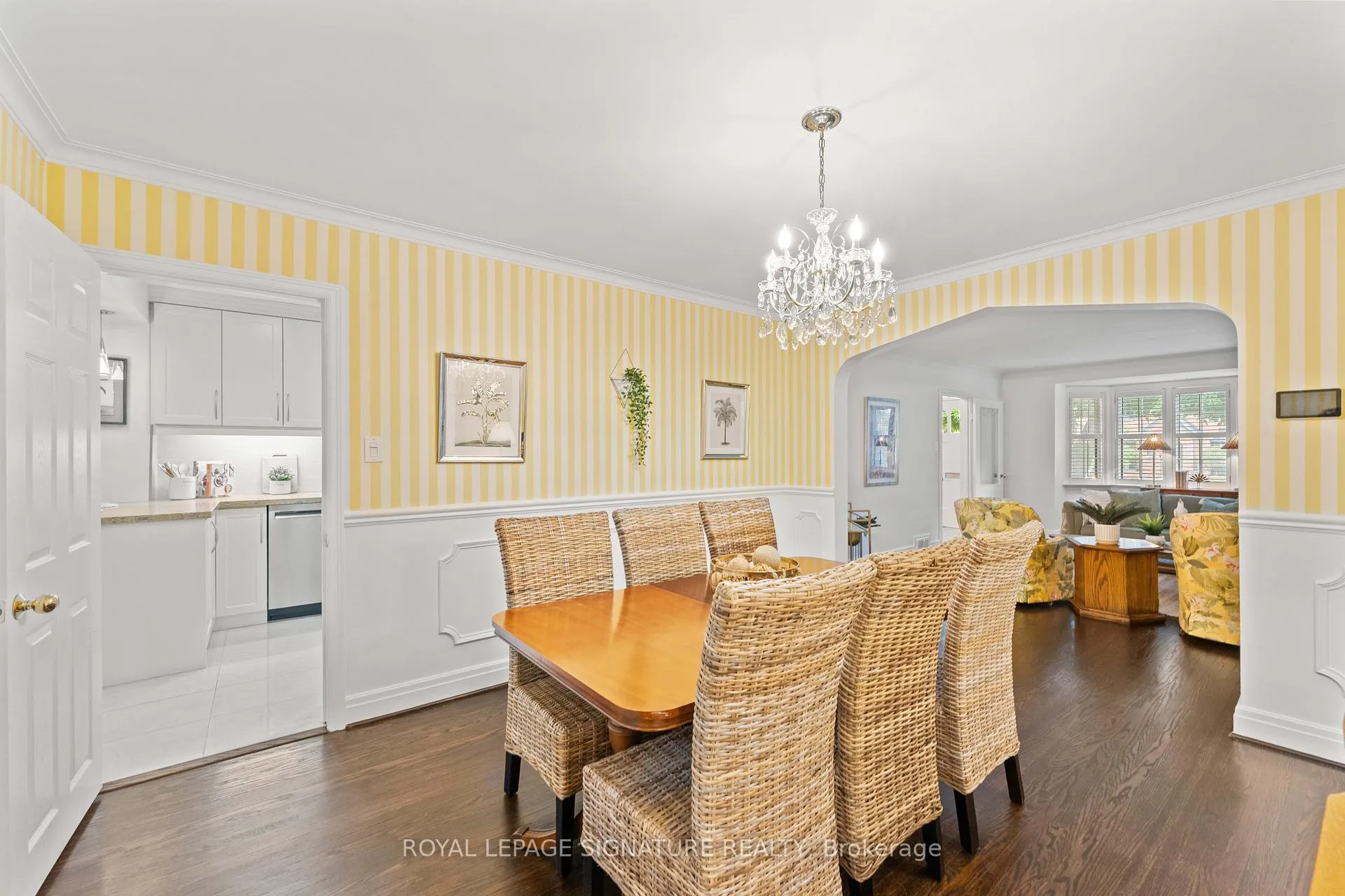 Photo 10 of 5 Armour Boulevard, Toronto, Bedford Park-Nortown — HOMEH