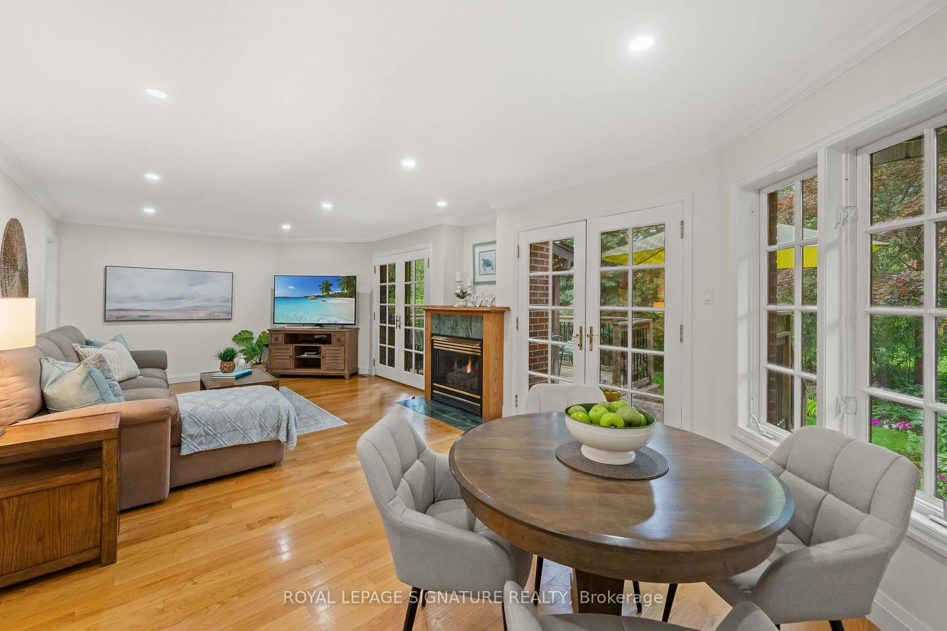 Photo 14 of 5 Armour Boulevard, Toronto, Bedford Park-Nortown — HOMEH