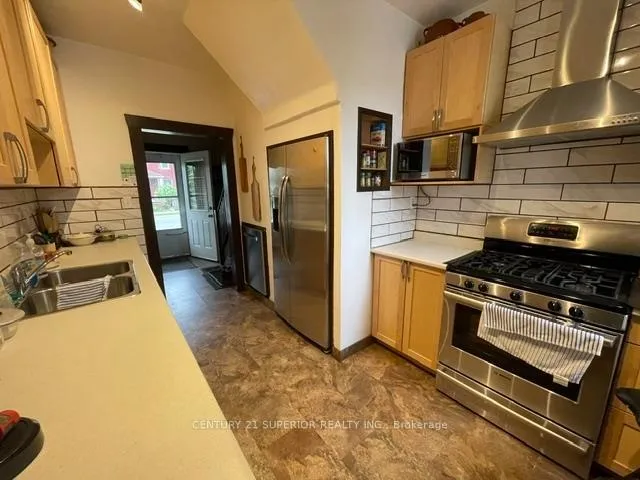 Photo 10 of 121 Dease Street, Thunder Bay, East End — HOMEH