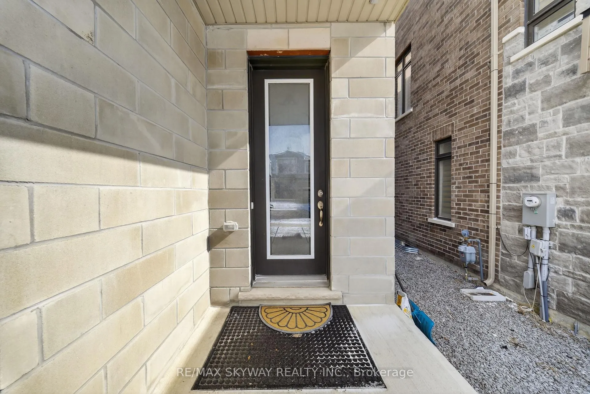 Photo 4 of 20 Ravenbury Street N, Brampton, Bram East — HOMEH