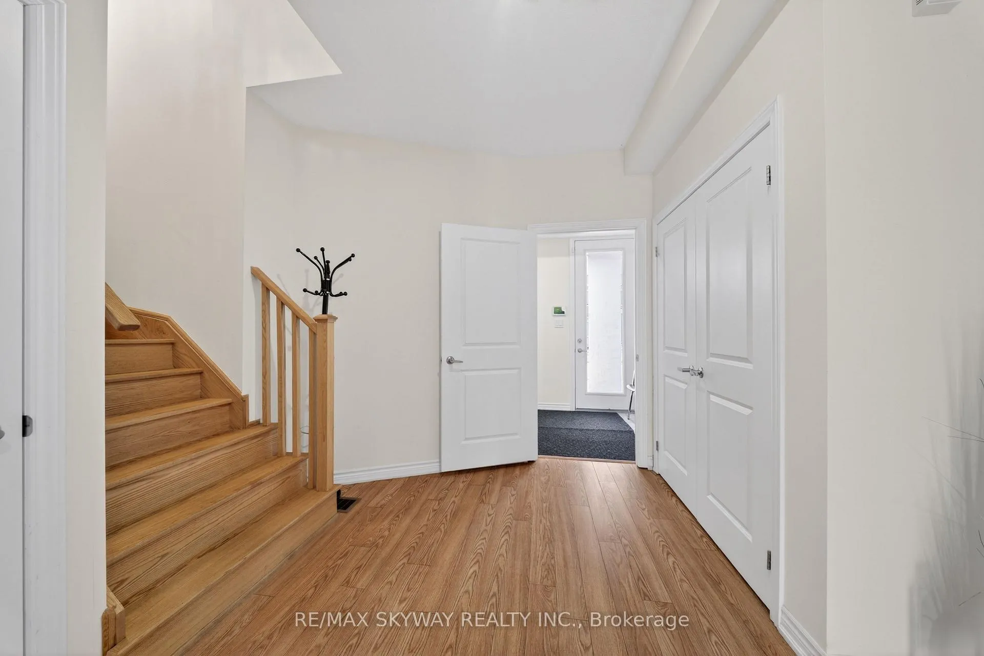 Photo 9 of 20 Ravenbury Street N, Brampton, Bram East — HOMEH