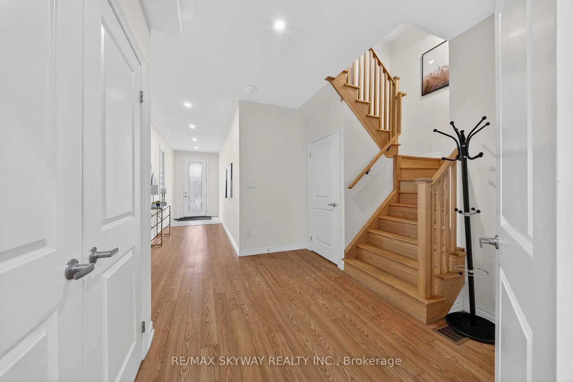 Photo 10 of 20 Ravenbury Street N, Brampton, Bram East — HOMEH