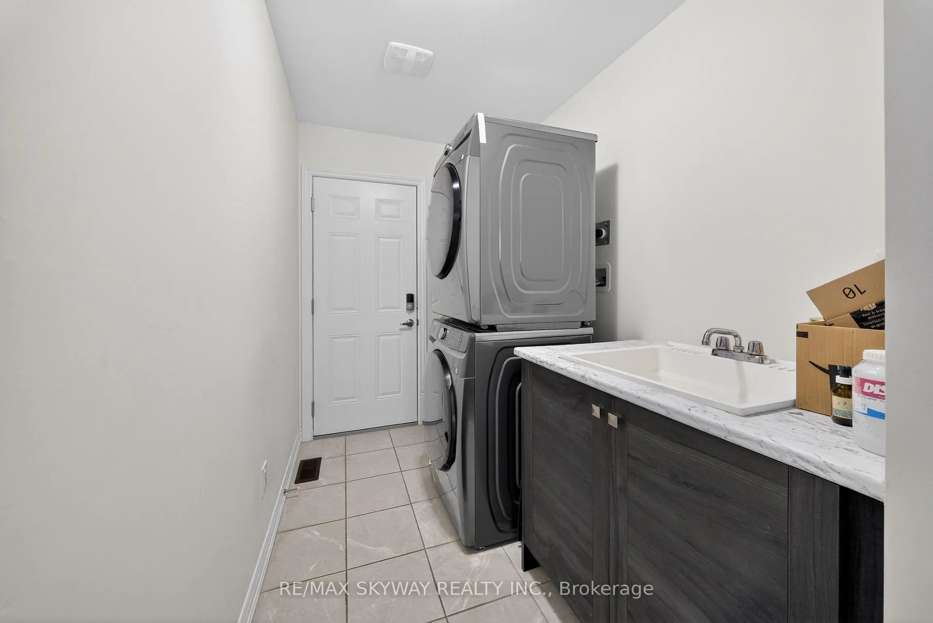 Photo 14 of 20 Ravenbury Street N, Brampton, Bram East — HOMEH