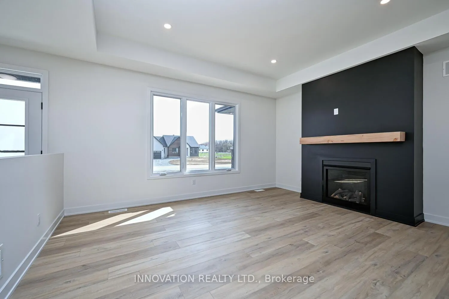 Photo 4 of 3788 Harvestmoon Drive, Ottawa, Osgoode — HOMEH