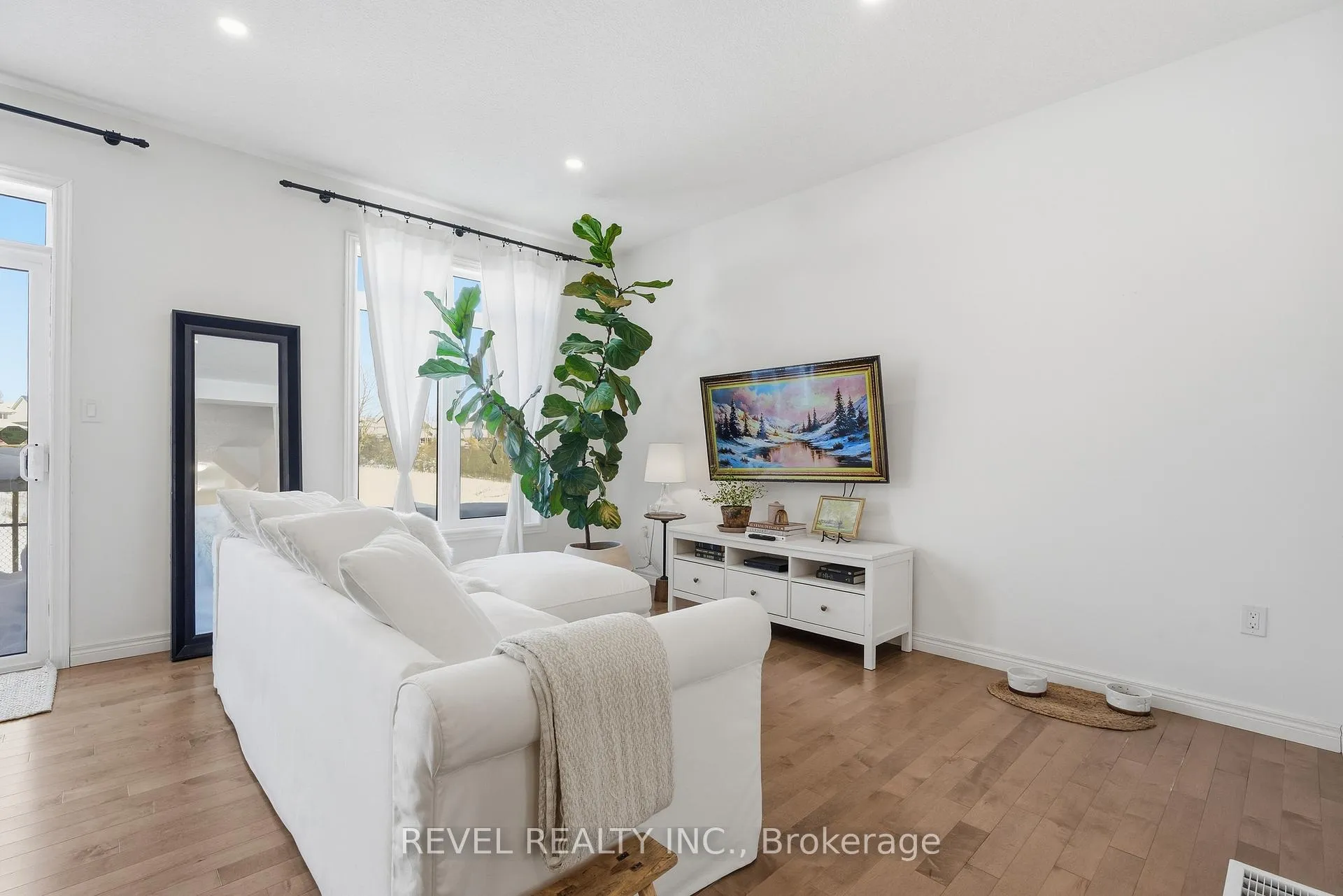Photo 4 of Unit 7, 22 Marshall Drive, Guelph, Grange Road — HOMEH