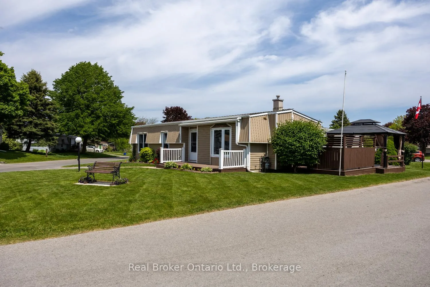Photo 3 of 115 Wilmot Trail, Clarington, Newcastle — HOMEH