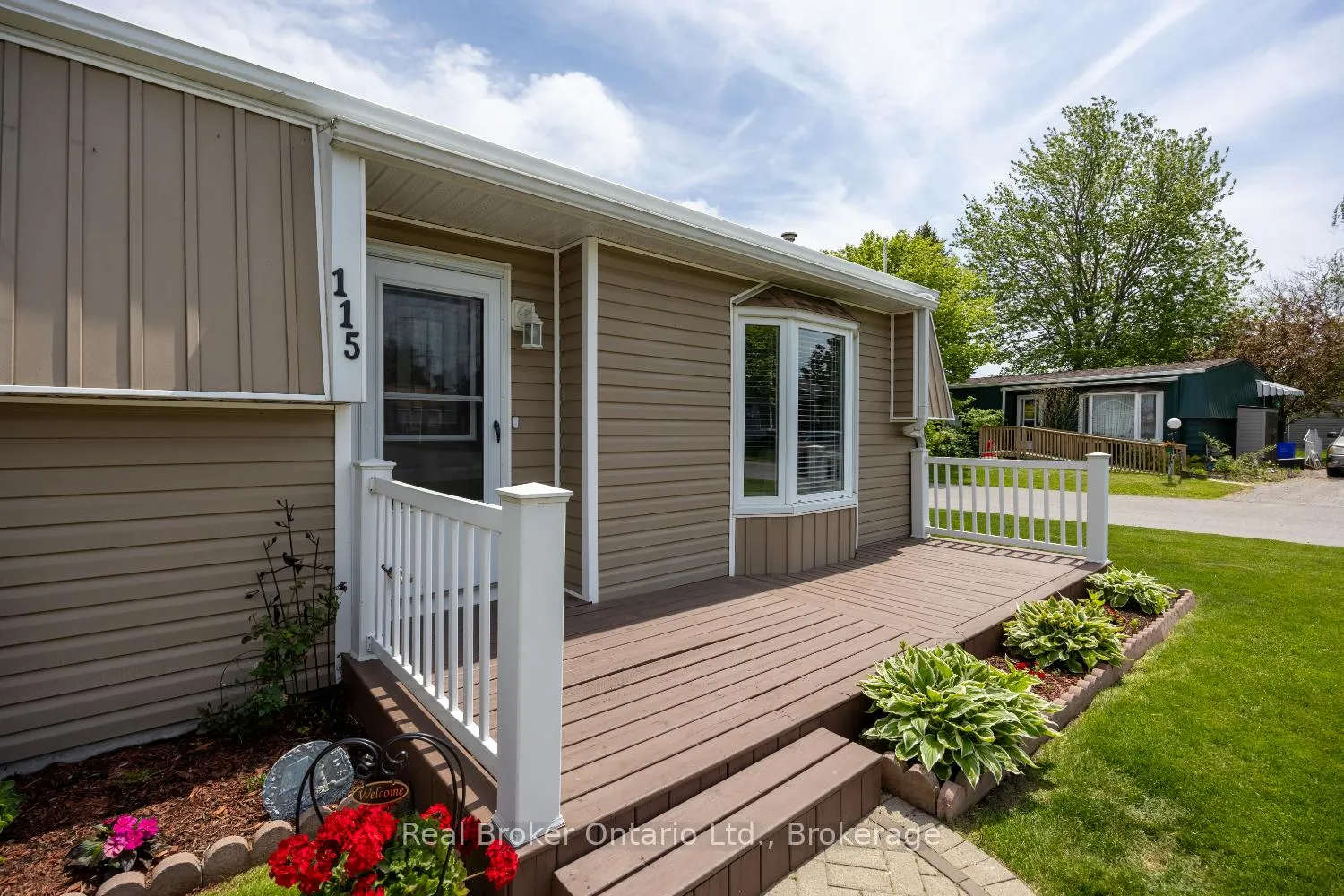 Photo 4 of 115 Wilmot Trail, Clarington, Newcastle — HOMEH