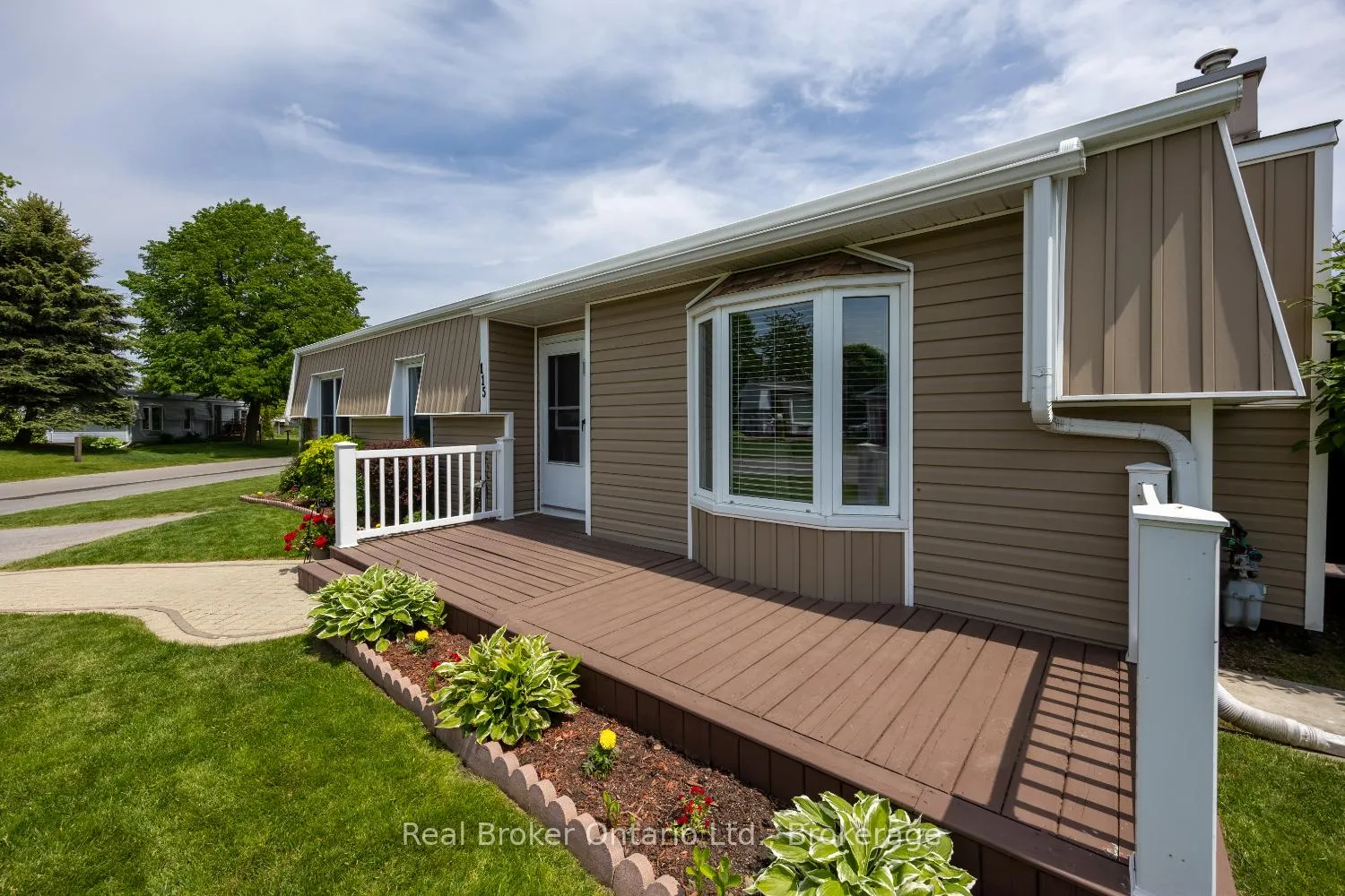 Photo 5 of 115 Wilmot Trail, Clarington, Newcastle — HOMEH